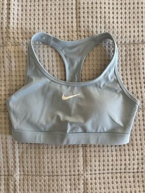 Nike Women's Swoosh Medium Support Padded Sports Bra